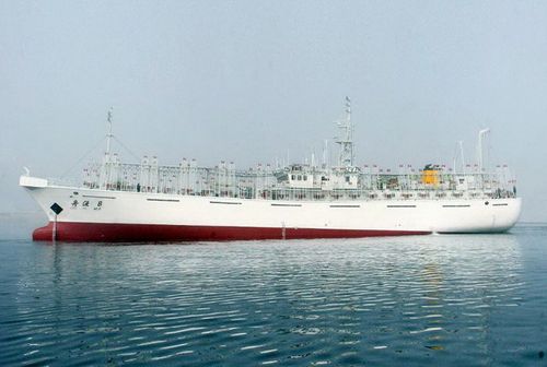 "舟渔8号"公海上发现"断粮"的秘鲁小船