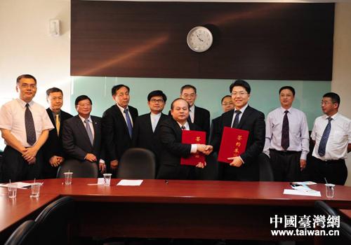 泸州市委书记蒋辅义,市委常委,常务副市长曹俊杰,市委台办主任韩俊平