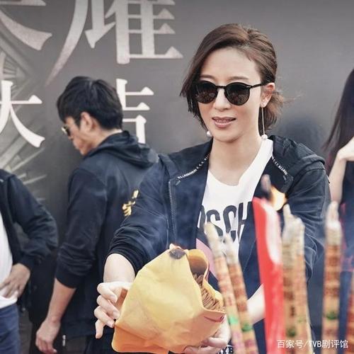 杨茜尧产后复出跟老公罗子溢合作《家族荣耀》,传夫妻档片酬千万
