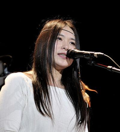 小娟感谢崔健带我走上音乐路