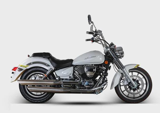 复古试驾五国产v缸力帆v16