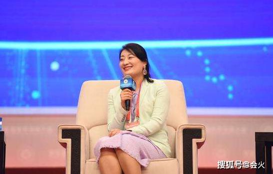 原创被巨富女儿嫌老,20年的品牌代言人遭撤掉?歌坛天王遭遇惹人心疼