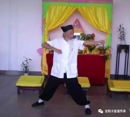 【缅怀珍藏】张至顺真人亲自传授《八部金刚长寿功》