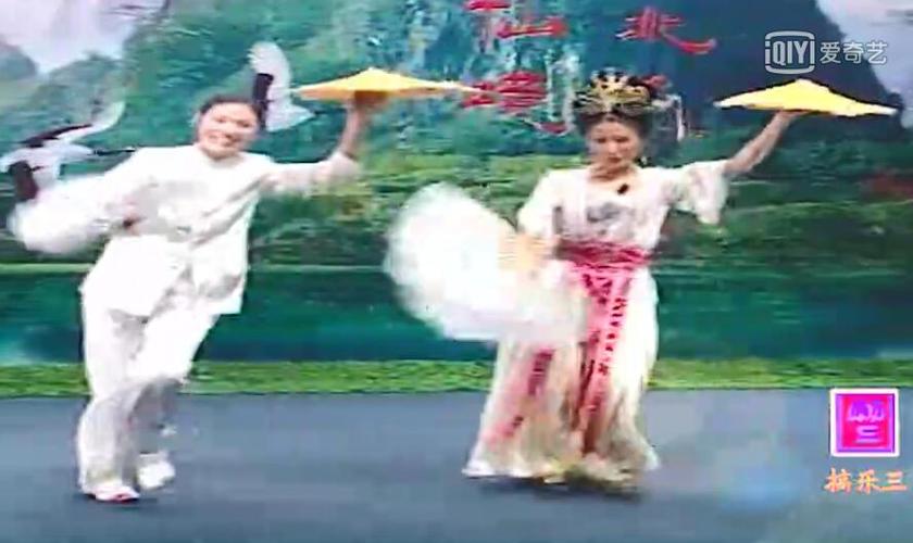 传统二人转小帽《放风筝》金玉香玉姐俩演唱,精彩不断,掌声不断