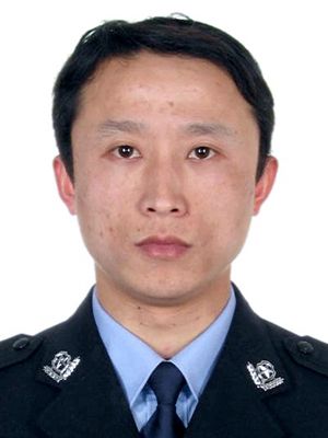 中共党员,现任宿州市公安局埇桥分局刑警大队打黑中队中队长