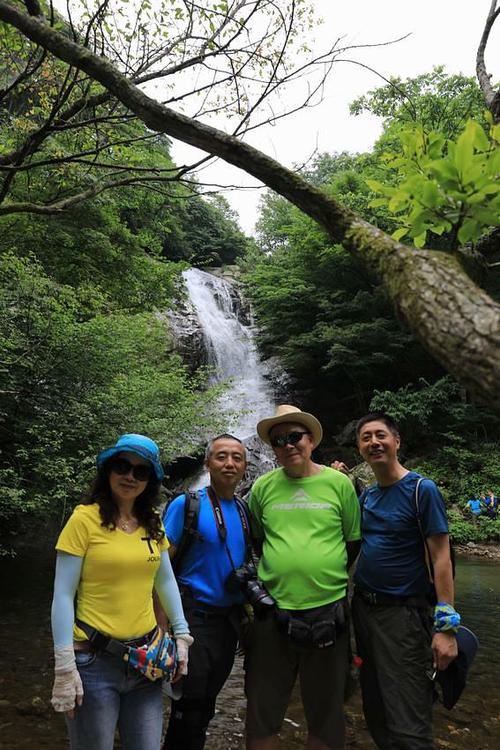 马鬃岭        金寨 县马鬃岭旅游风景区位于 安徽 省 六安 市 金寨