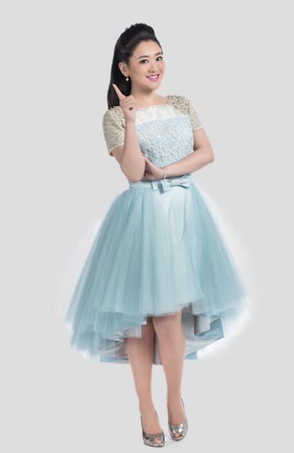 主持人月亮姐姐王淏图片 中央电视台主持人月亮姐姐王淏图片