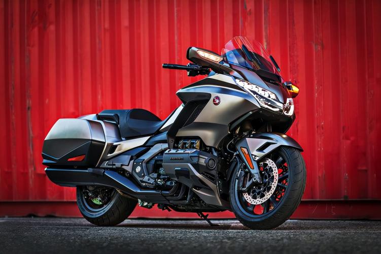 如果说汽车领域本田靠的是价格优势,那么在摩托车领域,本田靠的则是