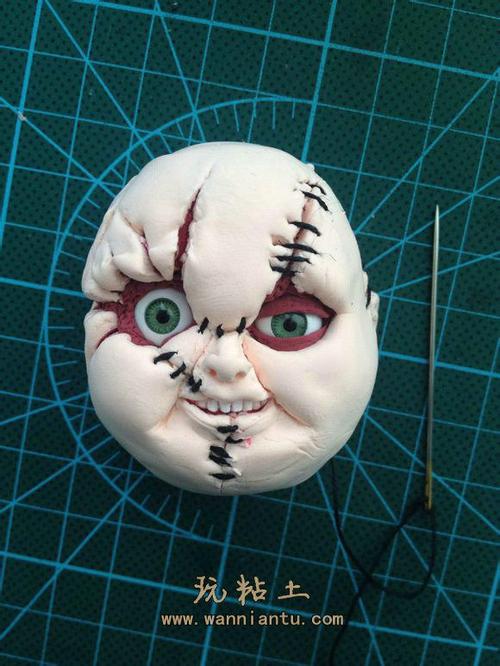 恐怖娃娃的粘土制作教程(重口味)