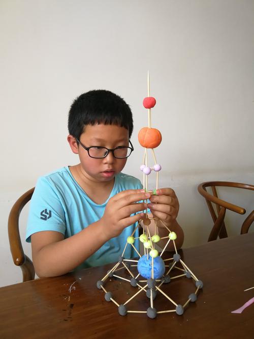 楚雄开发区实验小学古镇校区五(1)班50号杨钧越牙签彩泥手工制作之