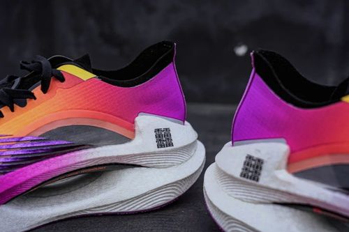 李宁绝影弹速跑鞋颠覆式脚感52km肉身实测