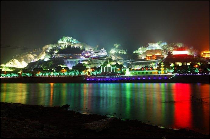 实拍兰州黄河两岸的璀璨夜景