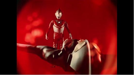 佐菲(沙福林)与奥特曼