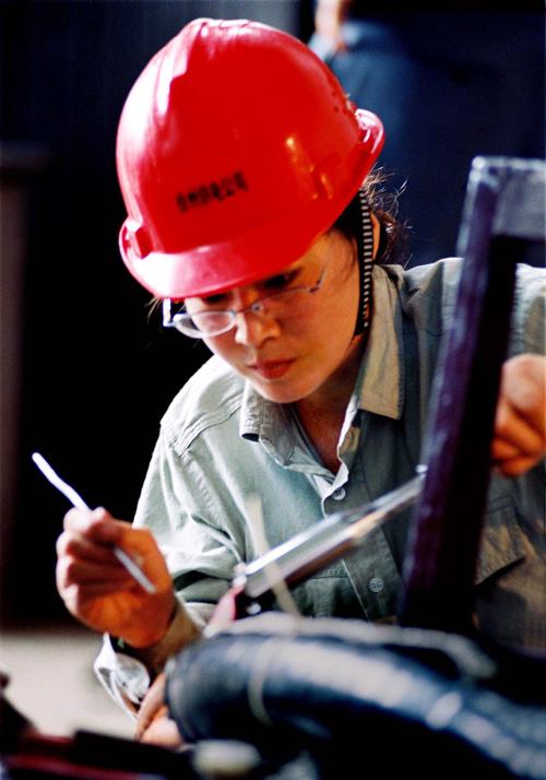 标题:2016年的"三八国际劳动妇女节"悄然而至,向辛勤劳动在国家电网