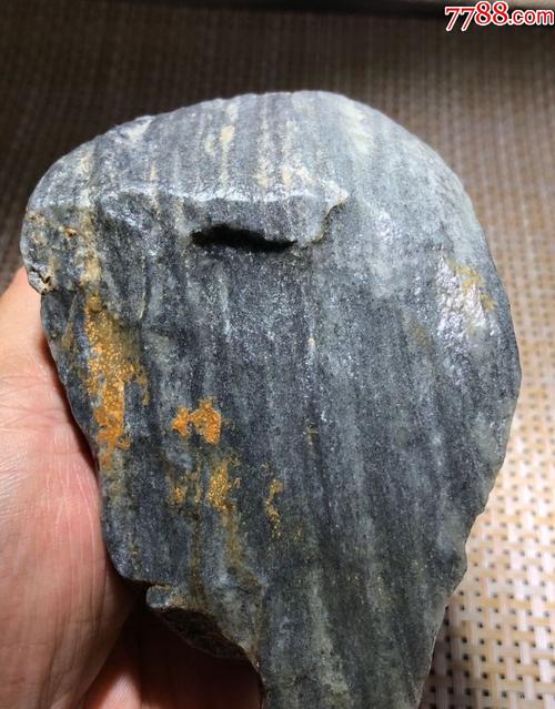 3998和田玉细肉青花戈壁料原石579克