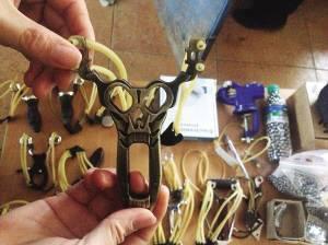 新型弹弓伤人害鸟堪比枪械(图)