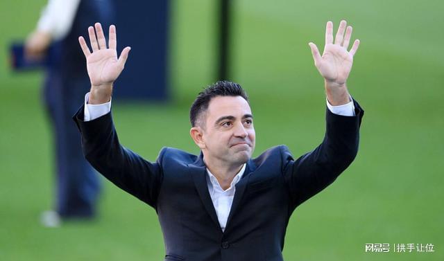 哈维刚成为巴萨的主教练就炒掉两位重要人物