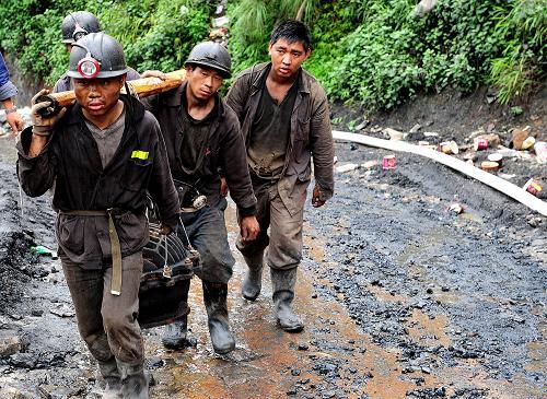 贵州晴隆煤矿透水事故救援工作继续进行(组图)