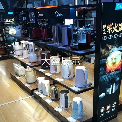 双屏互动 日本电器卖场店面内部装饰设计图片欣赏 小型电器商铺店面