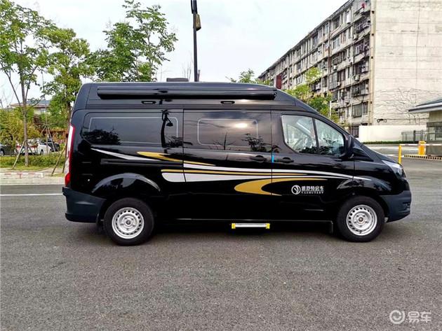 福特新全顺旅居车国六汽油20t自动挡旅居车