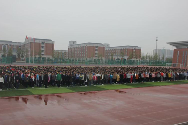 临沂一中北校区2016级举行升旗仪式启动"图书漂流"活动