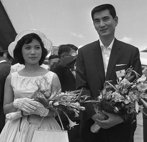 她45岁醉酒去世后高仓健终生未娶无儿无女一生只爱她一人