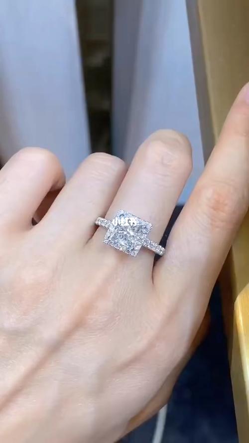2克拉公主方钻戒 围镶显大款 火彩好_公主方钻戒_钻戒