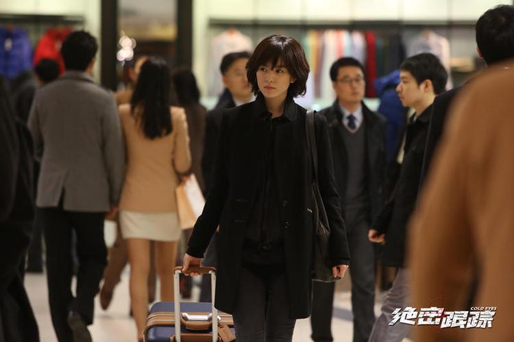 韩孝珠演帅气女警 拍《绝密跟踪》喝倒郑雨盛