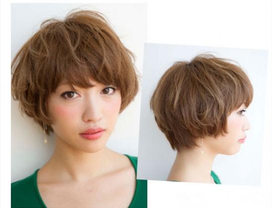 最新发型图片女短发烫发3