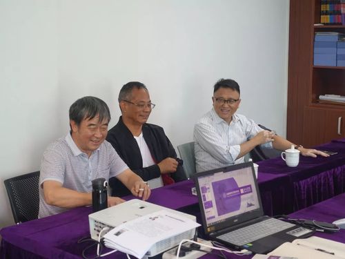胡剑荣副市长对云南清华大学校友会及清北书院的资源和工作表示十分