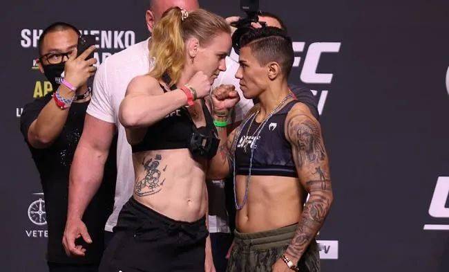 ufc261称重:张伟丽和罗斯均114.5磅,选手全过磅