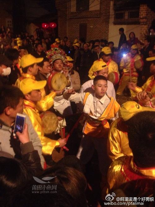 莆田涵江白塘镇镇前村乩童扮菩萨高清视频