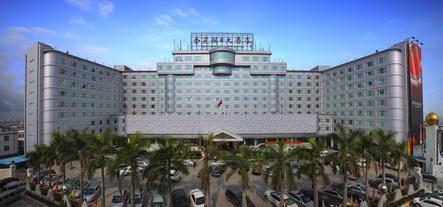 金苑假日大酒店位于汕头市潮南区广汕公路旁广祥路段,拥有