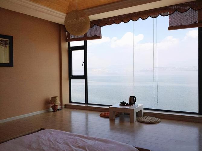 谁说封阳台会压抑我家阳台装全景玻璃超级舒服