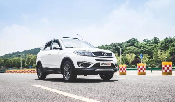 奇瑞凯翼x5这款车怎么样呀 外观设计成熟稳重(百公里油耗仅8l)