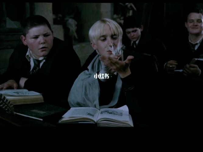 要知道斯莱特林的纸鹤只会飞向喜欢的人_德拉科马尔福