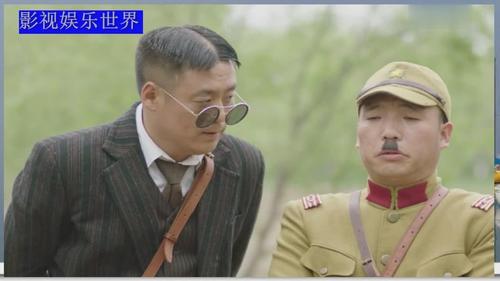 宋晓锋竟然扮演日本翻译官,你还别说,小发型整的还挺像那么回事