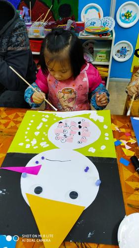 钟一幼儿园小班级美术《雪人》