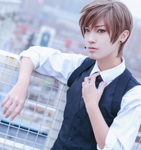 恋与制作人白起锐气cosplay,目如朗星,鼻若悬胆的小哥哥