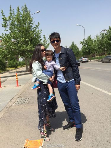 霍思燕一家合影.