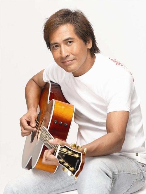 02《夜夜夜夜》 《夜夜夜夜》是台湾歌手齐秦1996年原唱的一首歌曲,是