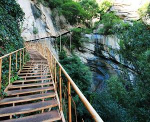 龙门天关景区位于涞水县九龙镇大龙门村野三坡风景名胜区内,集自然