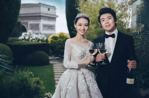 结婚前,吉娜是郎朗的妻子,结婚后,郎朗是吉娜的先生.品,你细品.