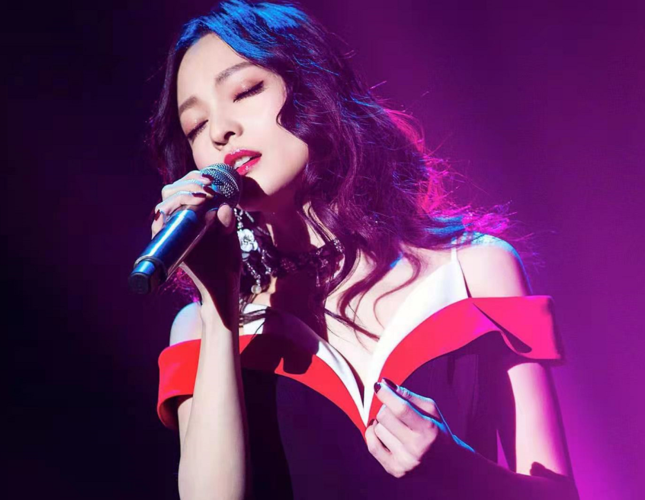 38岁的张韶涵为歌而赞,破茧归来:有音乐做翅膀,未来不