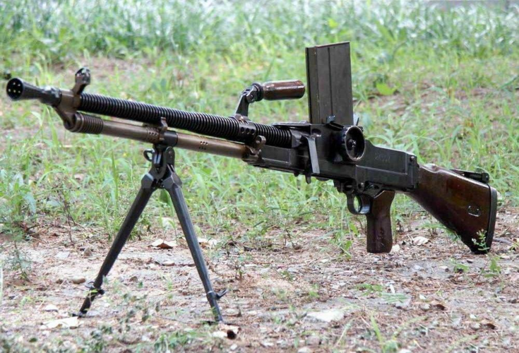 中国抗战/内战影视作品中常见枪械:zb-26轻机枪(捷克式)