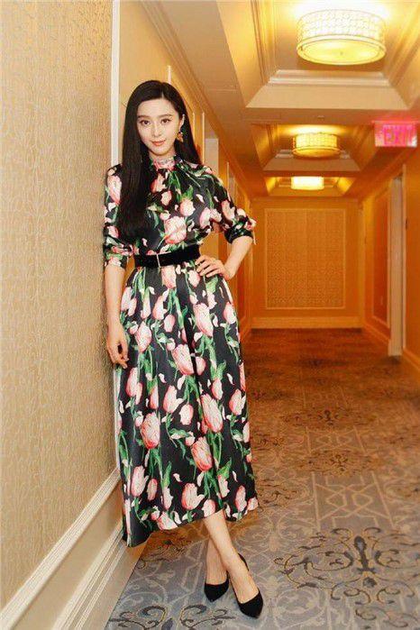 范冰冰无戏可拍变低调穿一身大妈裙走机场气质却依然高级