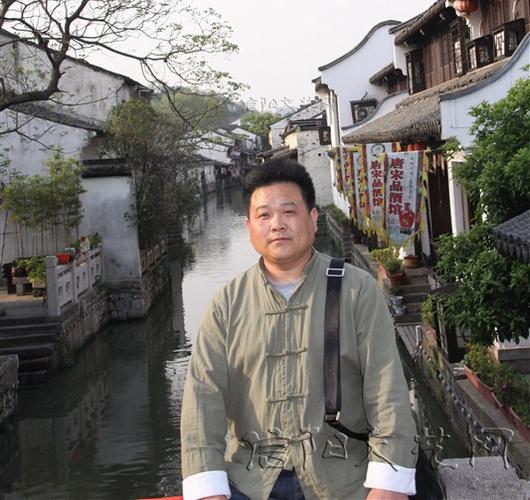 雷云,别署厚进堂主人,书法家,书法教育工作者,中国书法家协会会员