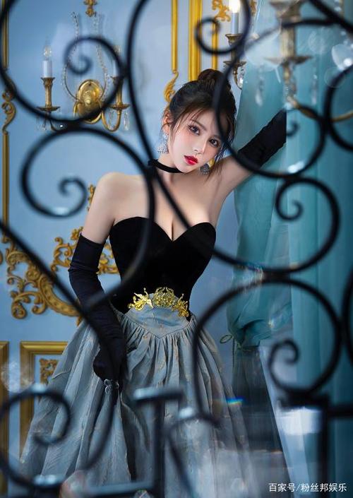 美女网红"奔跑晶骡子"想必不少网友对她也是非常"熟悉"了!
