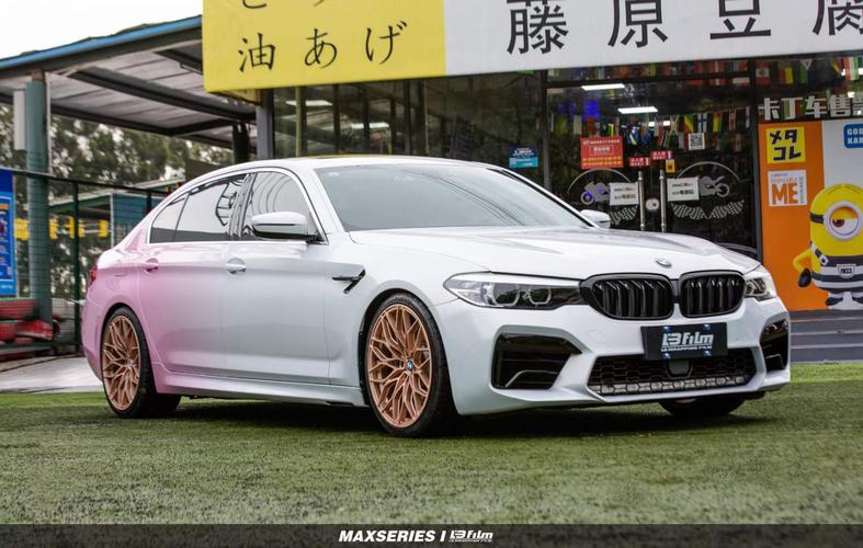 lbfilm改色膜团队研发预售,宝马5系全新镭射渐变定制款