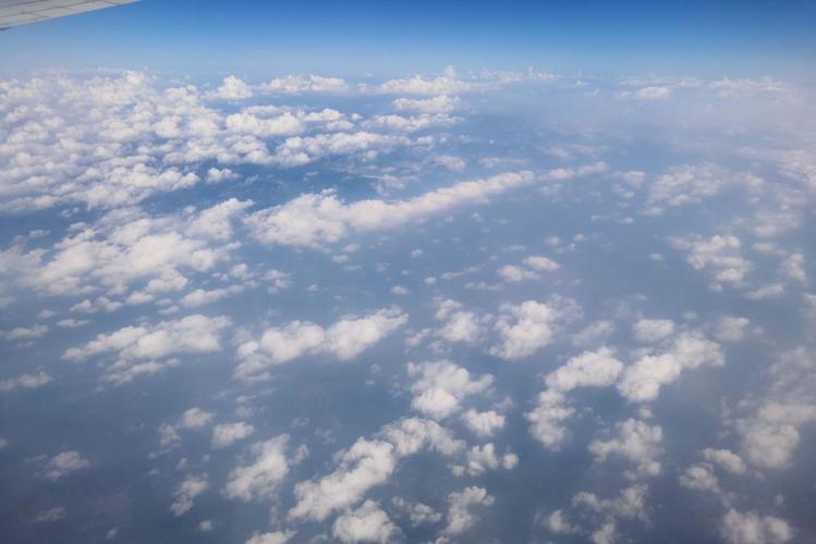 9000米高空云从风